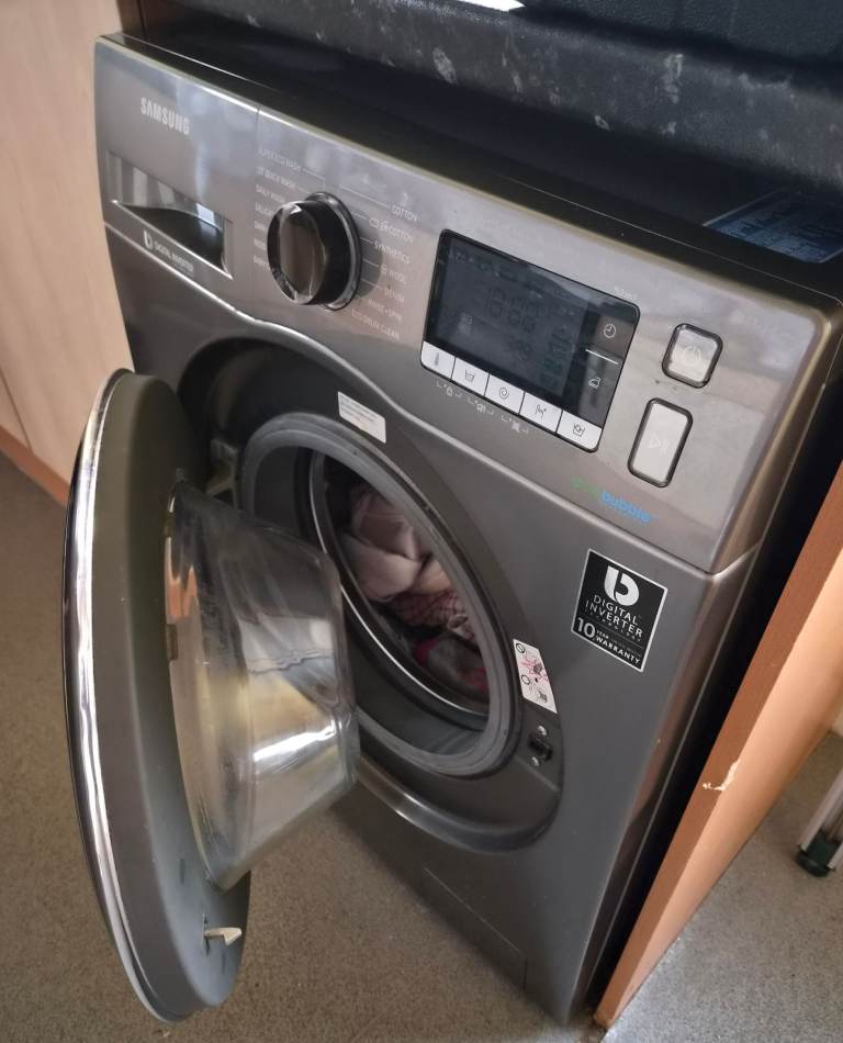 Samsung Washing Machine – Grey, Good Condition