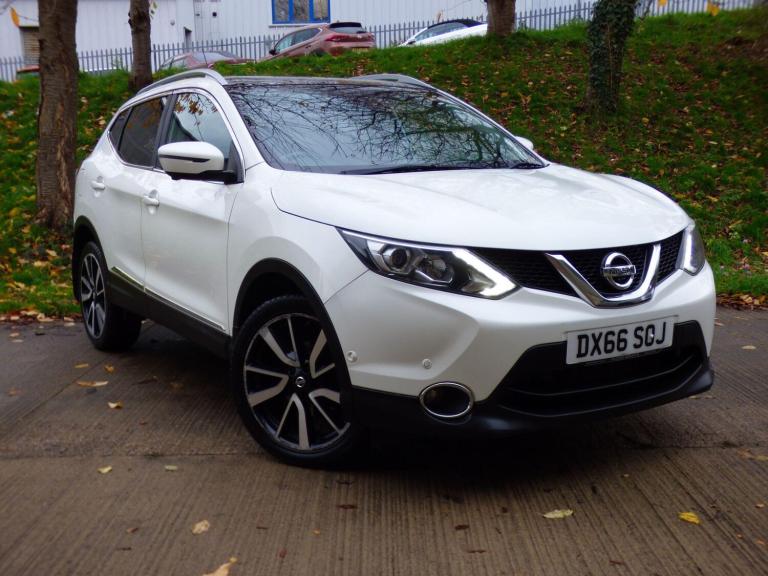 2016 Nissan Qashqai 1.6 dCi Tekna XTRON 2WD Euro 6 (s/s) 5dr Diesel
