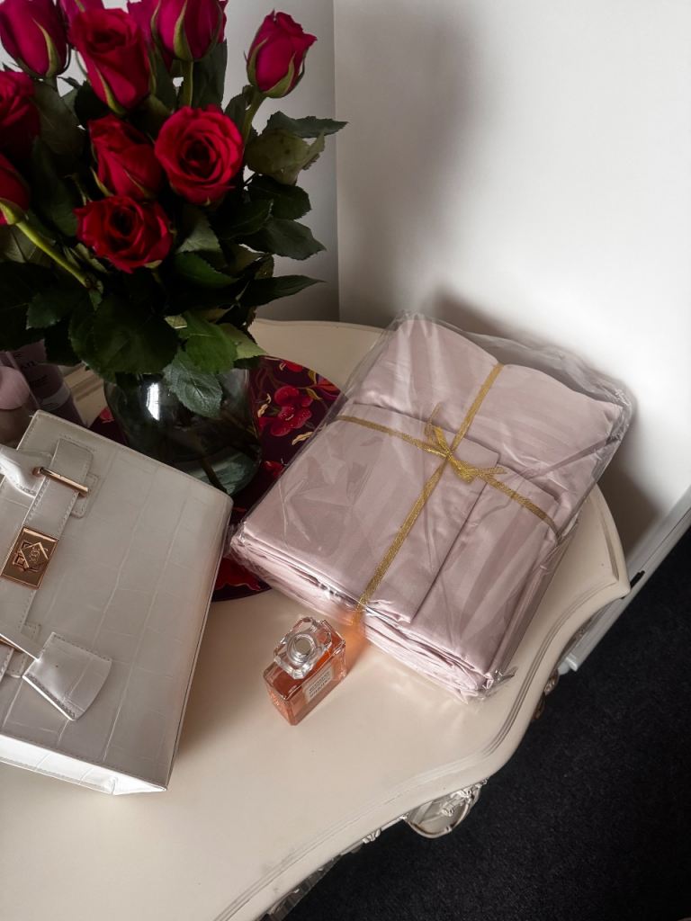 New! Luxury Stripe Satin Double Set w fitted sheet 160*200*30 cm