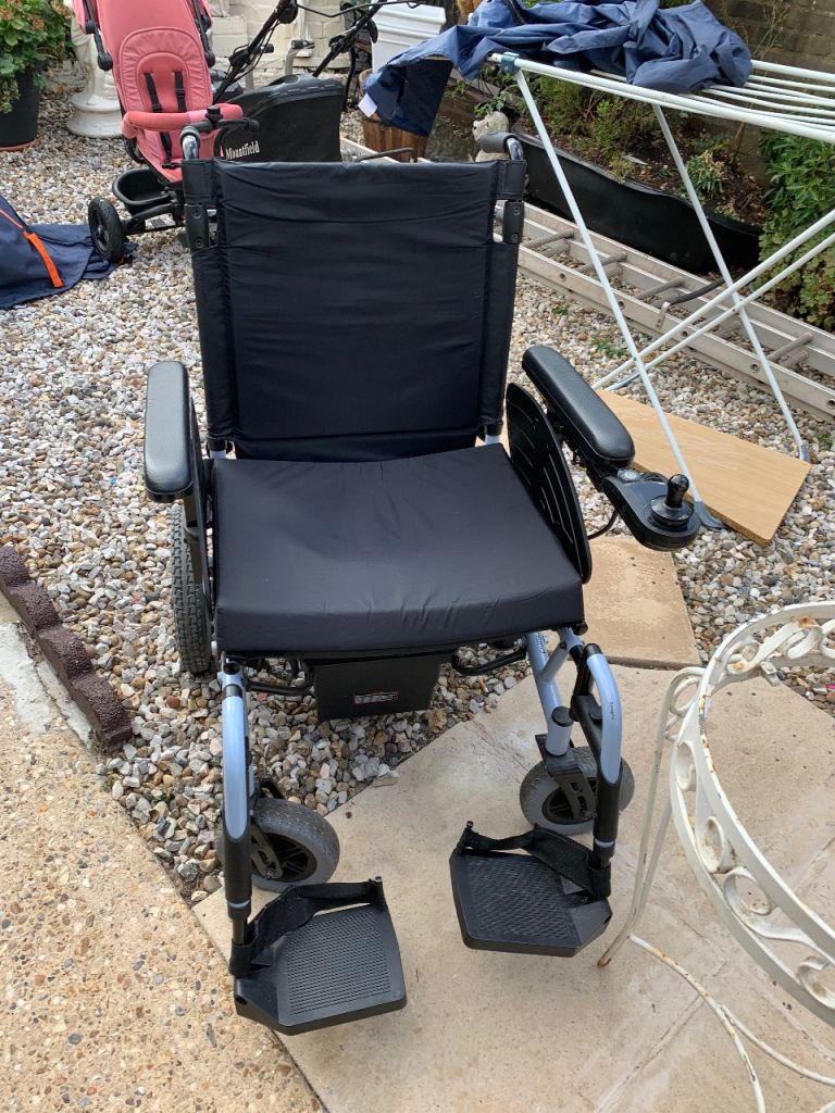 Electric wheelchair