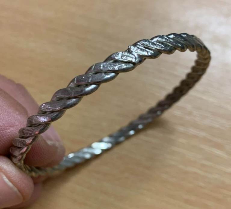 VINTAGE SILVER TONE METAL BRACELET 15.43 GRAMS 6.5cm WIDE 