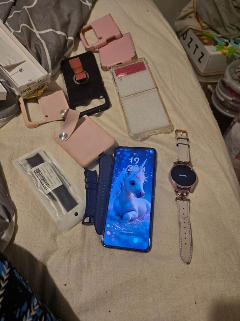 Samsung flip 4 ans watch 4