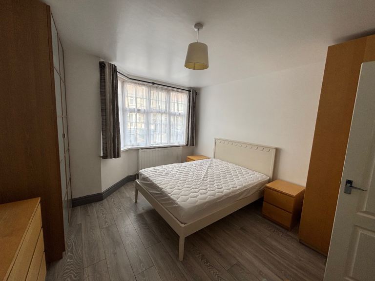 Double Room with En-suite in Wealdstone HA3
