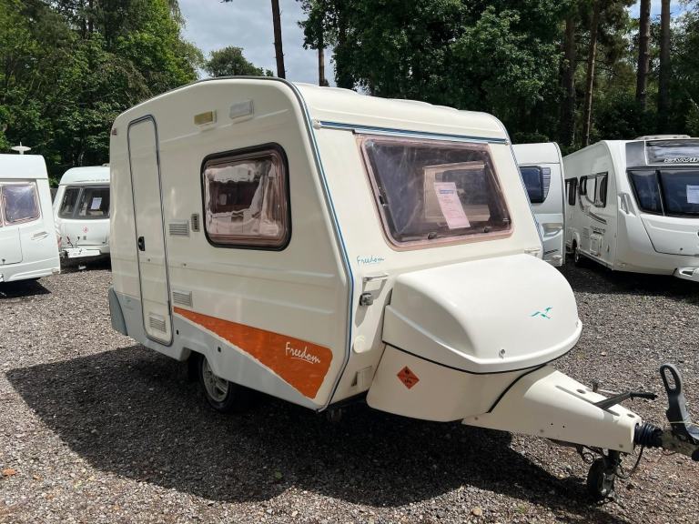 Freedom MICROLIGHT - 2003 - 2 BERTH - LIGHT WEIGHT COMPACT CARAVAN