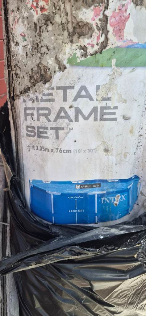 10ft x 2ft 6 metal framed pool