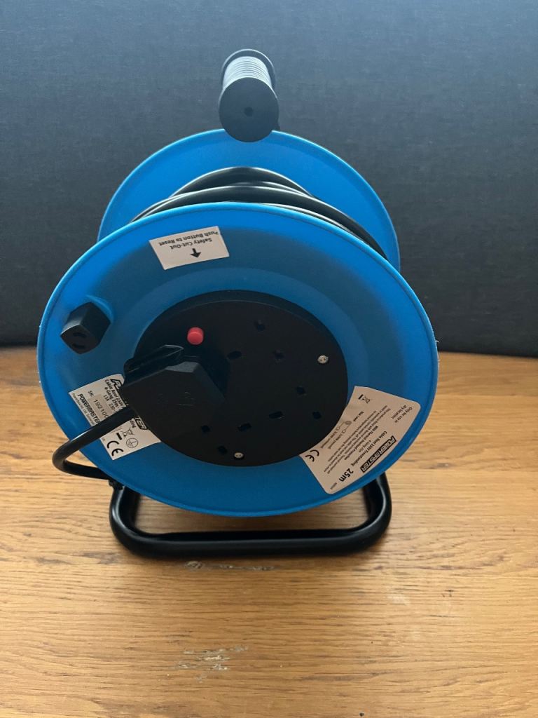 Extension Lead Reel 25m – Nearly New Condition