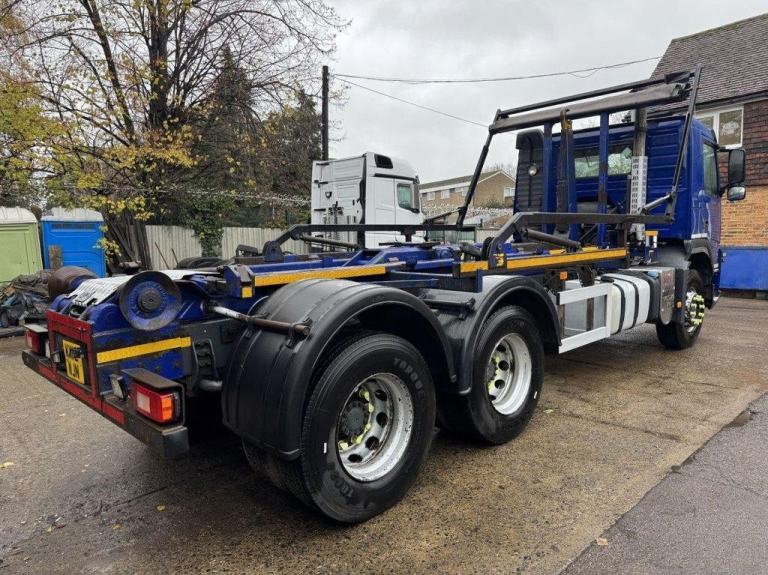 2012 VOLVO FM-330 6X4 HOOK LOADER