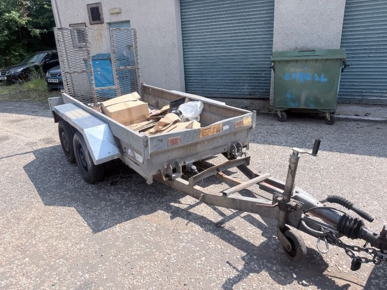 Indespension Twin axle heavy duty trailer adjustable height A frame