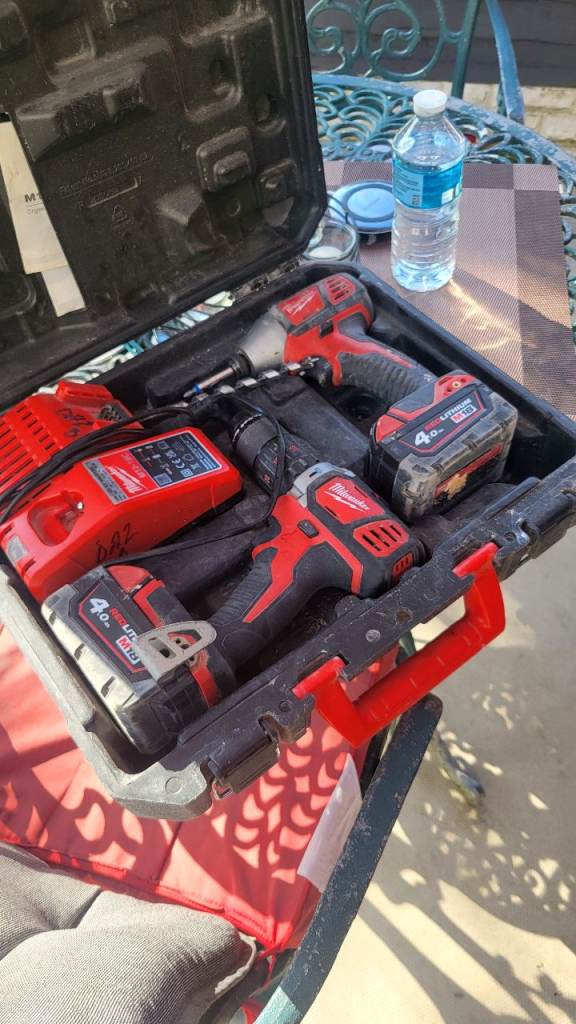 18v milwaukee combi drill and impact set 