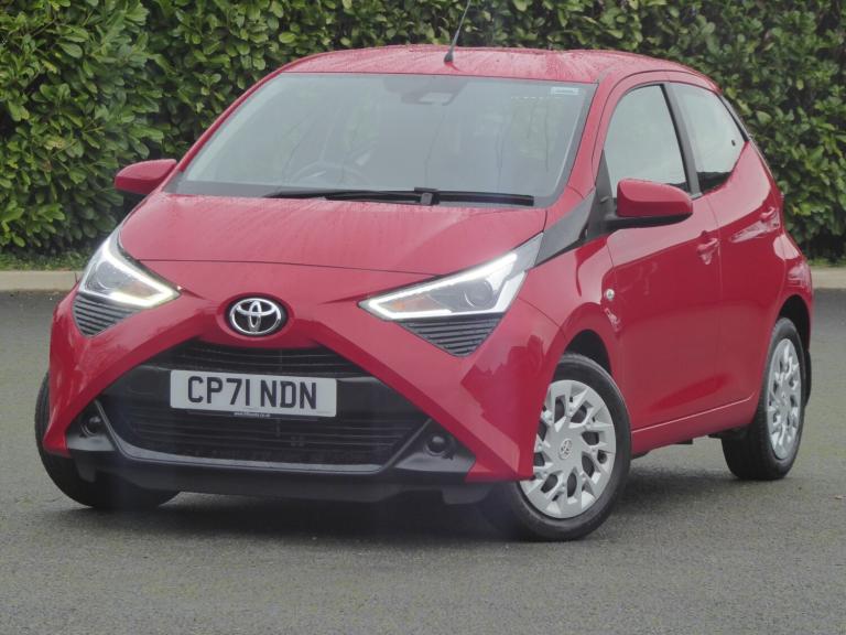 TOYOTA AYGO 1.0 VVT-i x-play TSS 2022