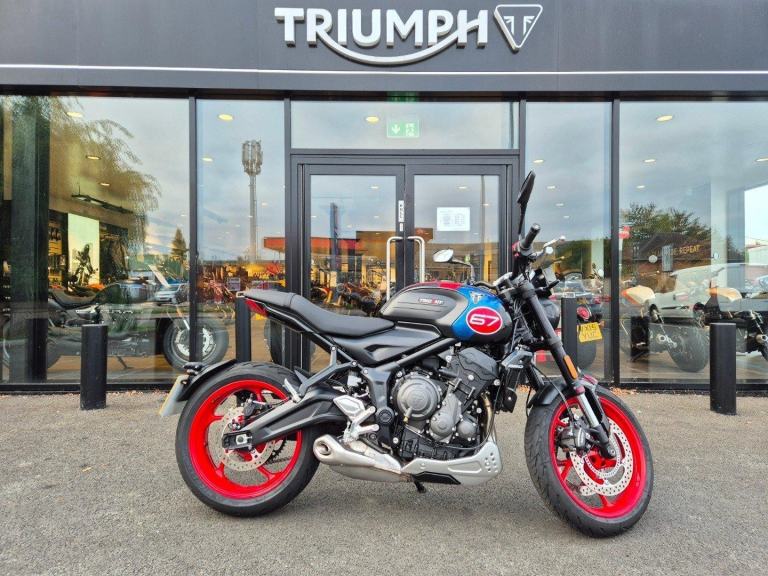 2025 TRIUMPH TRIDENT 660 TRIPLE TRIBUTE EDITION