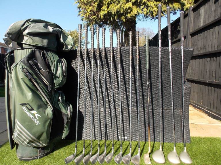 Mens Right Handed Dunlop 65 Golf Club Set + Bag, Balls and Tees