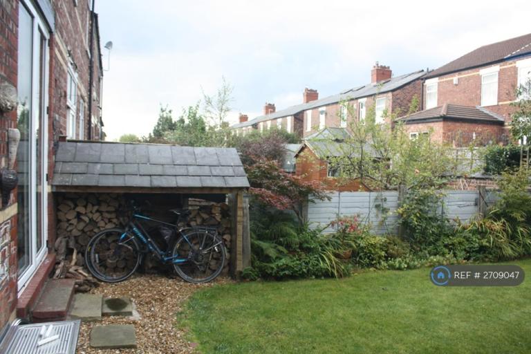 4 bedroom house in Milwain Road, Manchester, M19 (4 bed) (#2709047)