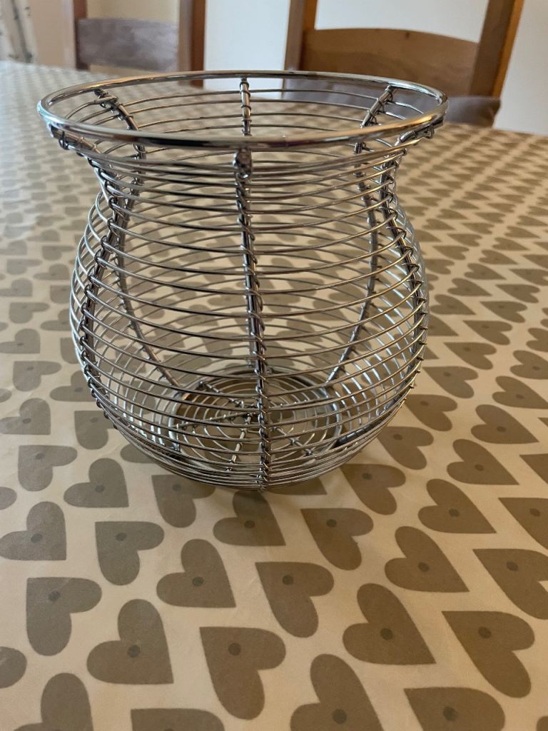 Strong stainless steel ornament / storage / egg holder