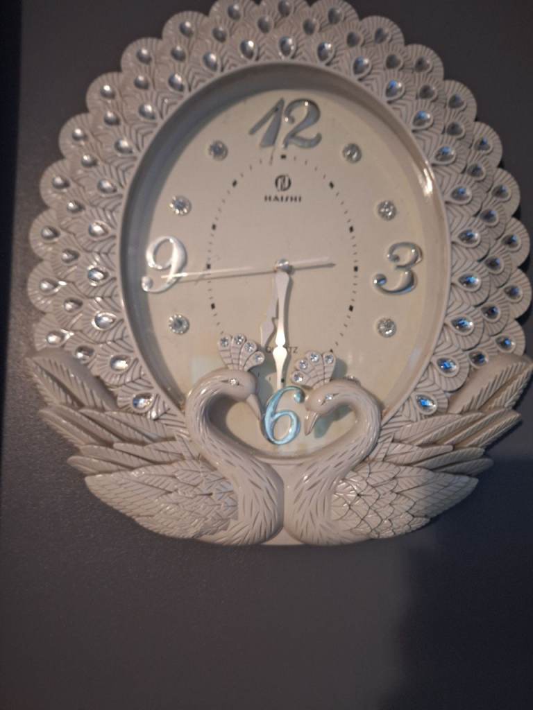 Swan clocks 