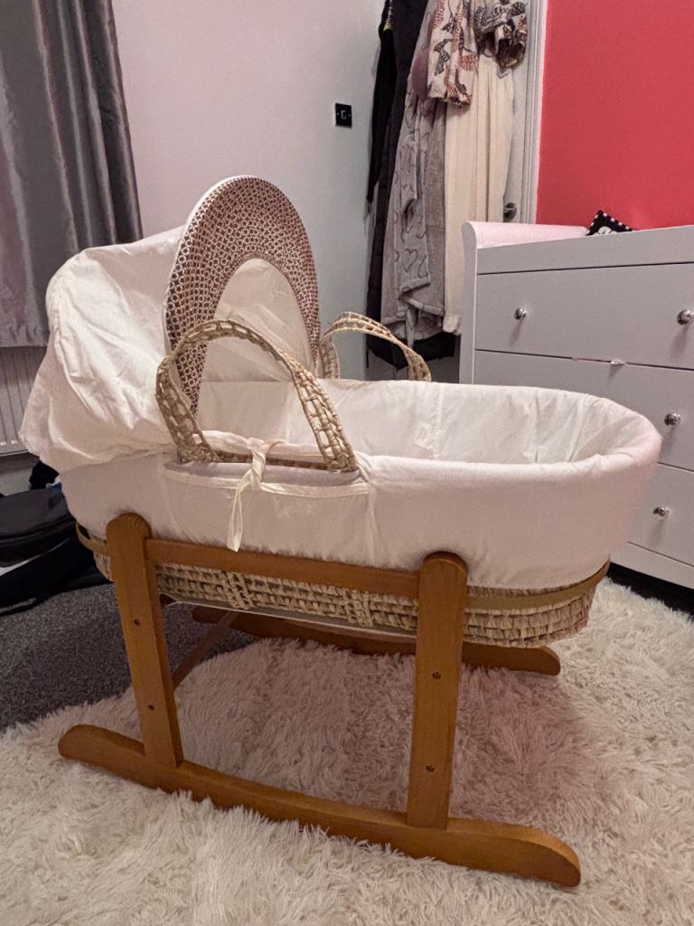 Moses basket with stand/rocker 
