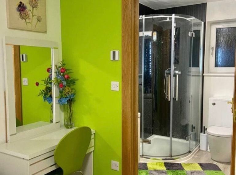 En-suite room
