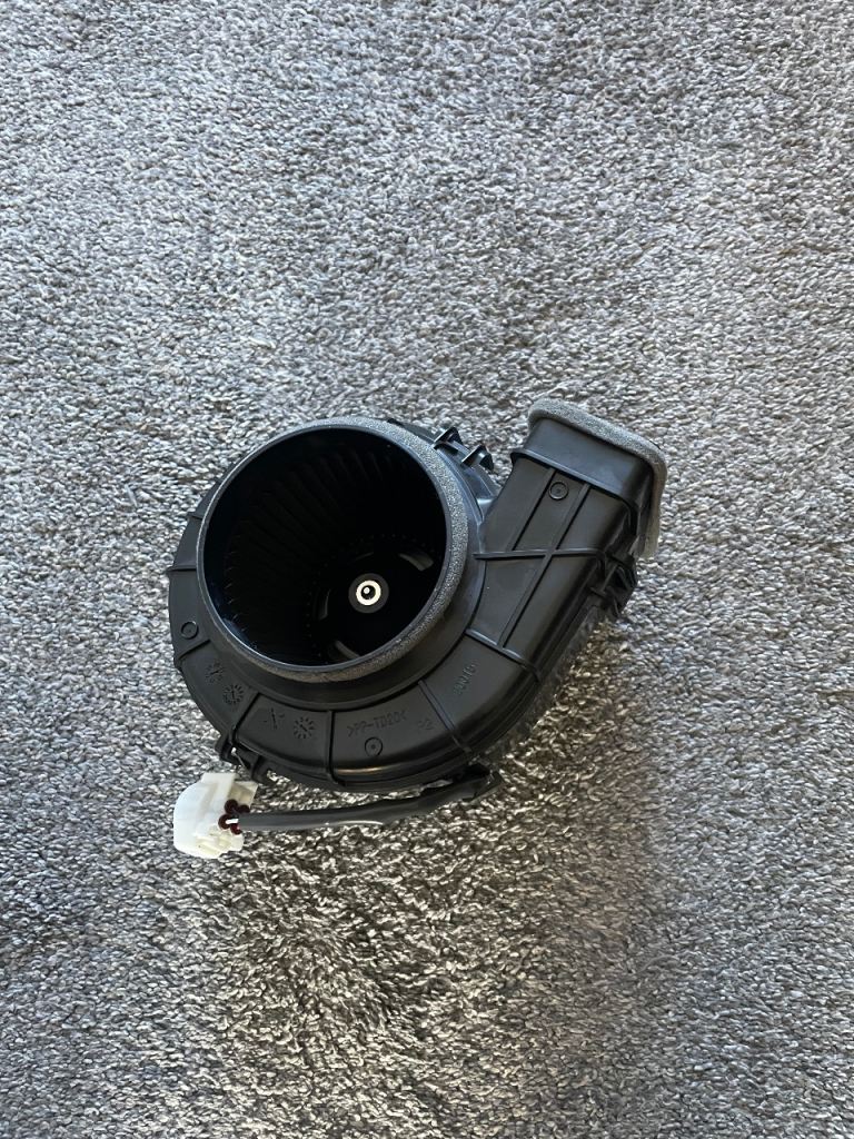 2021 LEXUS ES300H MK7 | TOYOTA RAV4  XA50 HYBRID BATTERY COOLING FAN G9230-33050