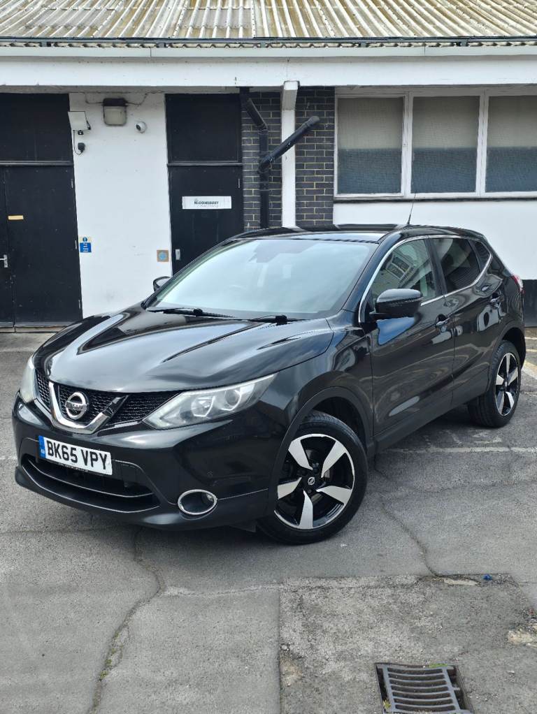 Nissan QASHQAI 1.2 NTEC,2016, New MOT with no advisories, 7 Serv stamps, SAT NAV, 360 Birds eye cams
