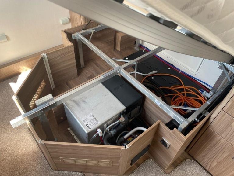 Swift Bessacarr 494 4 berth 4 belt rear fixed bed, dinette conversion motorhome