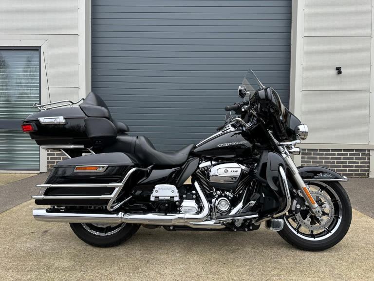 Harley-Davidson FLHTK ELECTRA GLIDE ULTRA LIMITED 1868cc 2019 - ONLY 8214 MILES 