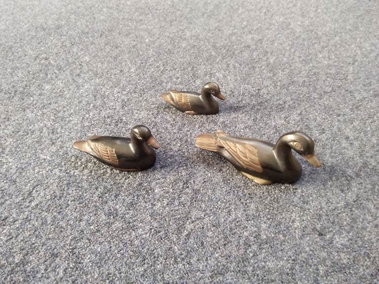 Vintage brass duck figurine set