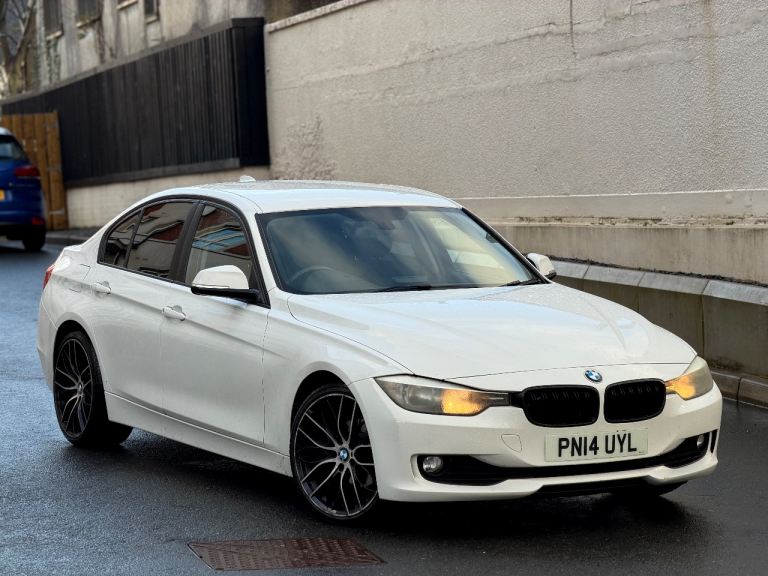 2014 Bmw 320d (f30) Efficientdynamics Automatic 8 speed ( full year mot ) 