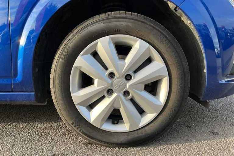 2023 Dacia Sandero 1.0 TCe Expression Hatchback 5dr Petrol Manual Euro 6 (s/s) (90 ps) Hatchback ...