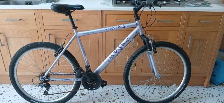 Excellent Bike Large 20" Apollo Mountain Bike 21 SHIMANO GEARS 