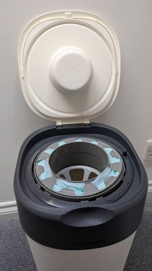 Tommee tippee twist nappy bin
