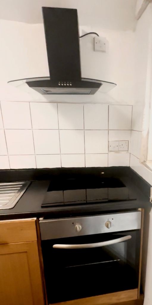 2 BED FLAT📍TRIANGLE BY LIBRARY- BOURNEMOUT. BH2 5RY      