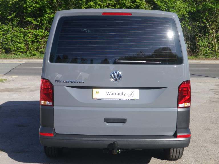 VOLKSWAGEN TRANSPORTER 2.0 TDI T32 Kombi Startline DSG Auto with VW Towbar in