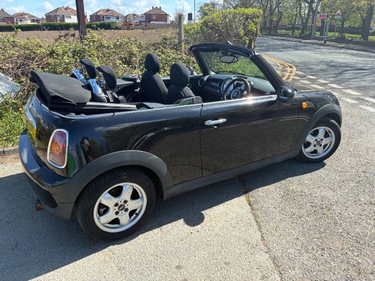 Mini, CONVERTIBLE, Convertible, 2010, Manual, 1598 (cc), 2 doors