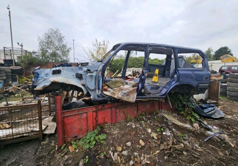Toyota Land Cruiser VX Chassis, Shell & Log Book V5 4x4 Off Roading 80 Series