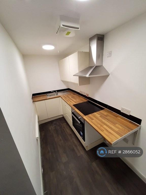 1 bedroom flat in Drake St, Rochdale, OL16 (1 bed) (#2866052)