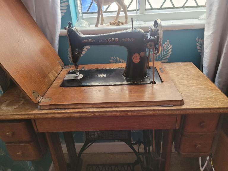 Singer treadle sewing machine 
