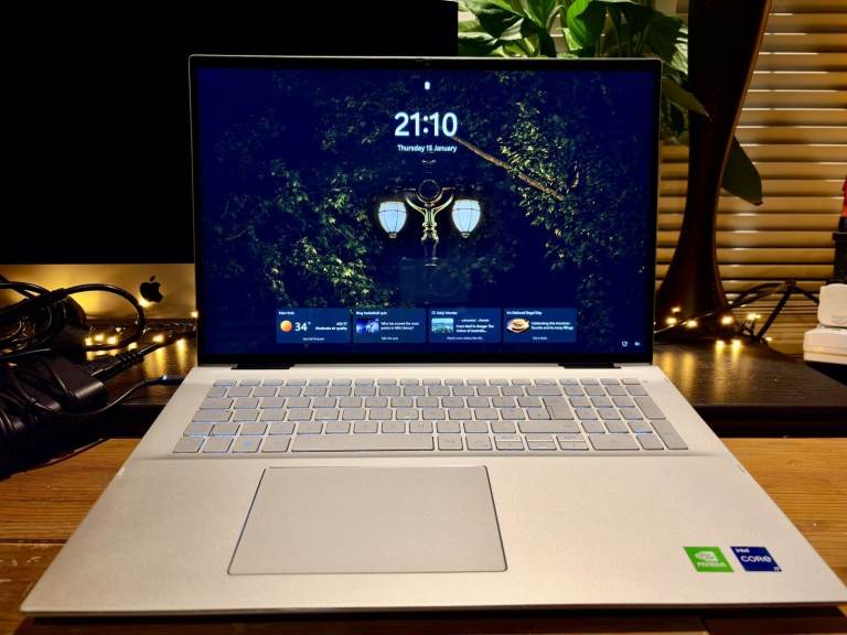 Dell Laptop, Windows 11, new SSD, new Battery - mint condition