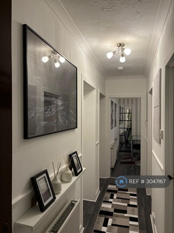 2 bedroom flat in Gardner Drive, Aberdeen, AB12 (2 bed) (#3047167)