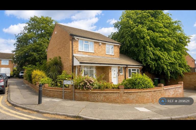 4 bedroom house in Milford Close, London, SE2 (4 bed) (#2896211)