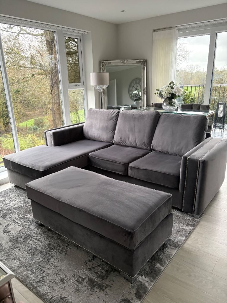 Stunning Corner Sofa 