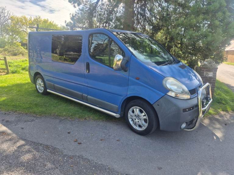 Renault traffic crew cab van 6 seats long wheel base 2003