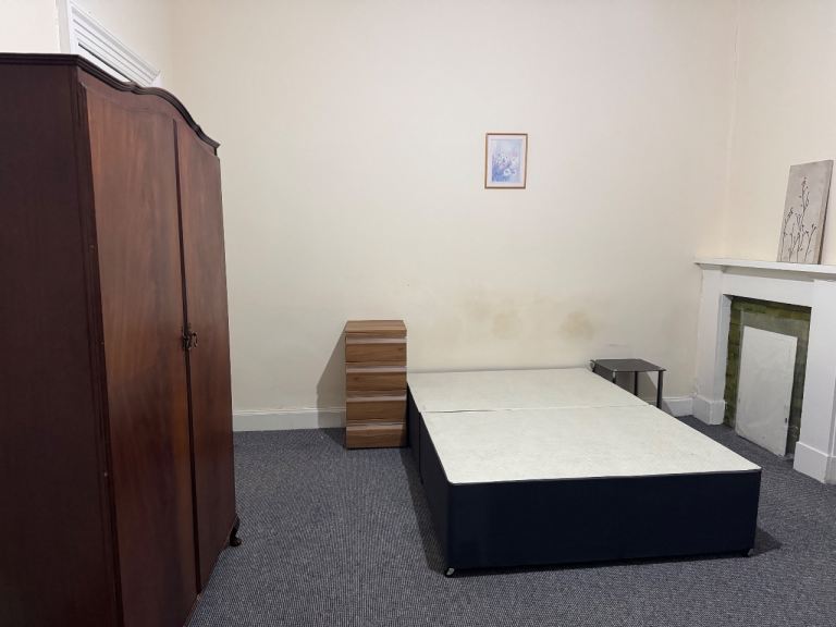 Large spacious double room