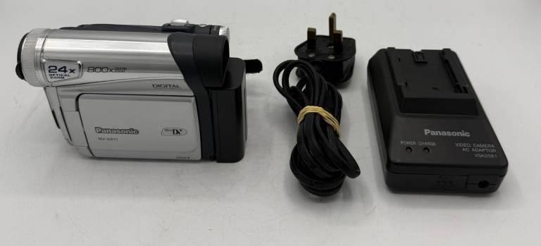 Panasonic NV-GS11EB 24x Optical Zoom MiniDV Camcorder - Black/Silver - USED