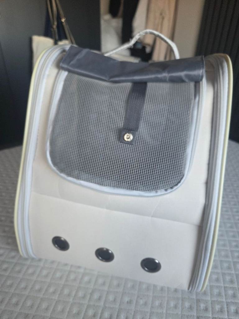 Cat carrier backpack