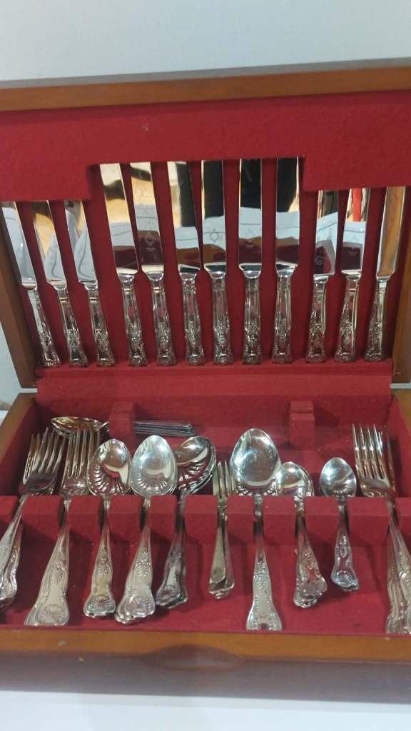 vintage Arthur Sheffield England 40 piece Silver Plated Cutlery Set with Wooden Case