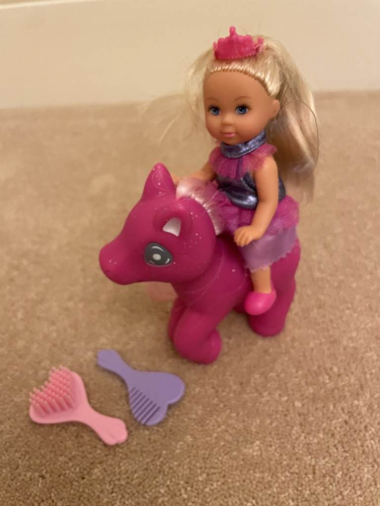 Simba EVI Love Little Fairy and Pony - Evi Love doll, pony and combs