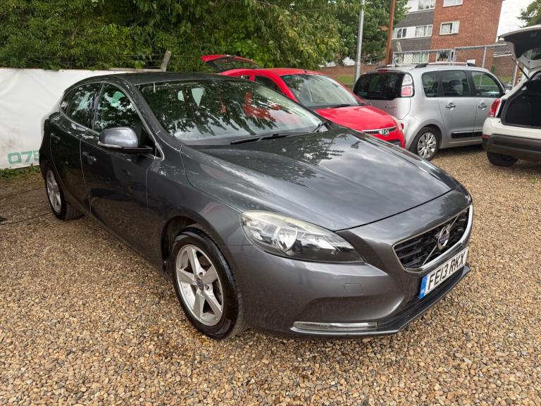 2013 Volvo V40 D2 SE 5dr HATCHBACK Diesel Manual