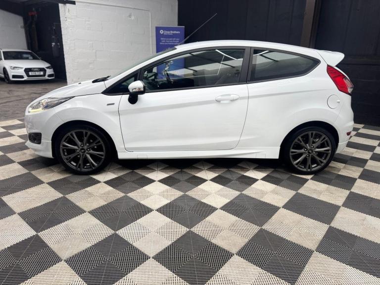 2017 Ford Fiesta 1.0T EcoBoost ST-Line Euro 6 (s/s) 3dr Hatchback Petrol Manual