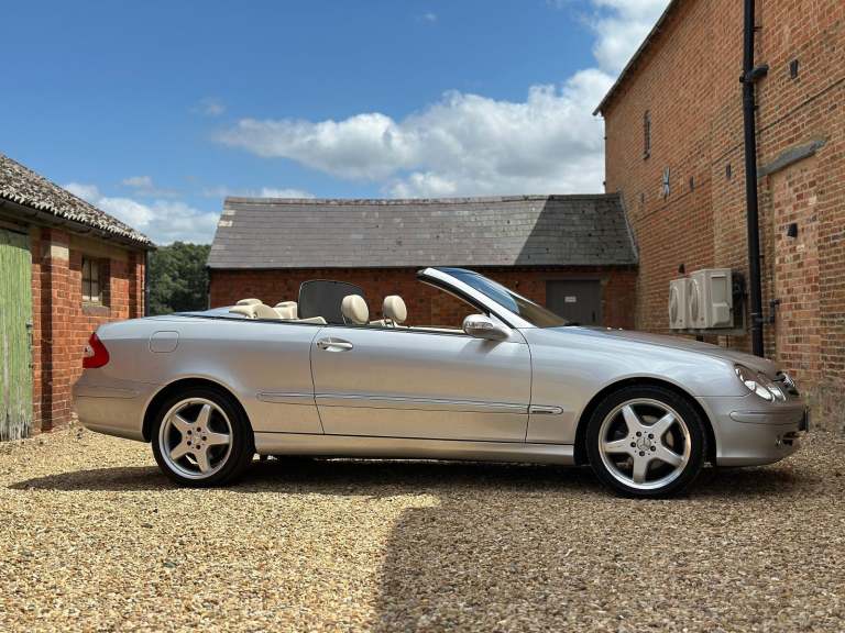 Mercedes-Benz CLK 200 Elegance Auto. 1 Owner From New. Original Sales Invoice.