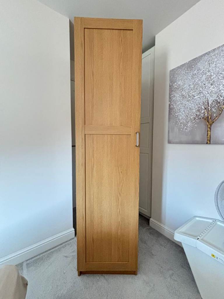 Compact Single Wardrobe with Hanging Rail & Shelves